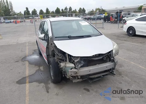 2015 Toyota Yaris L z USA, uszkodzony, nr VIN VNKKTUD31FA038794